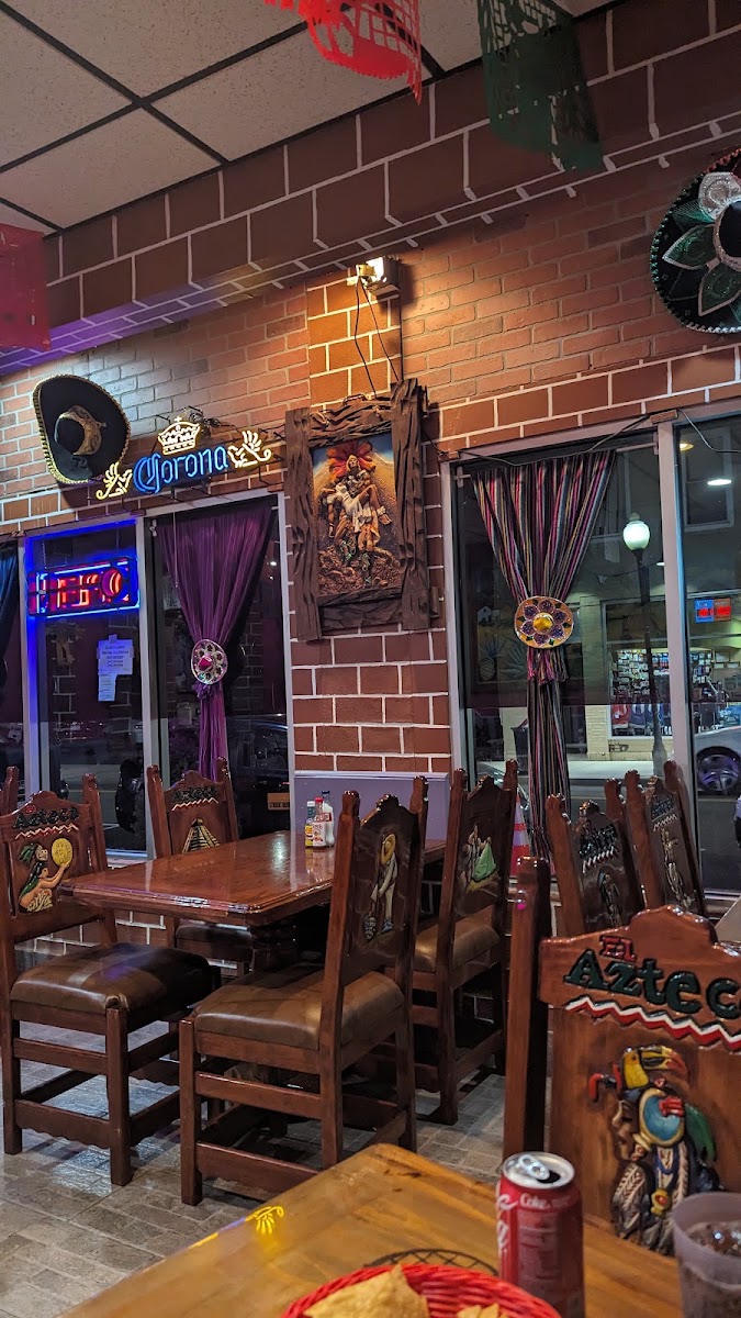 El Azteca Mexican Restaurant