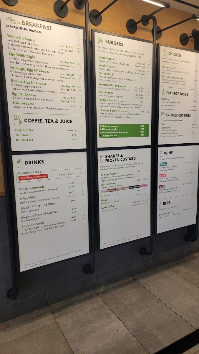 Shake Shack Minneapolis-St Paul Airport menu board