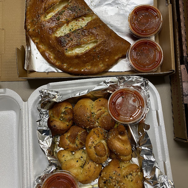 Entrées Include 2 Garlic Knots