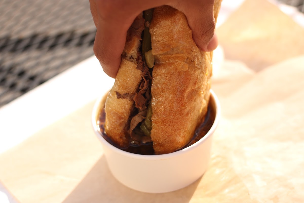 Menza's Italian Beef & Bakery