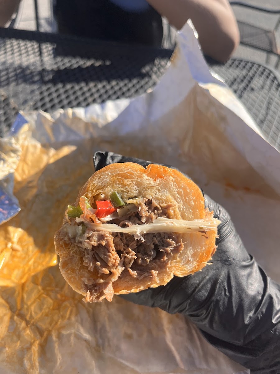 Menza's Italian Beef & Bakery