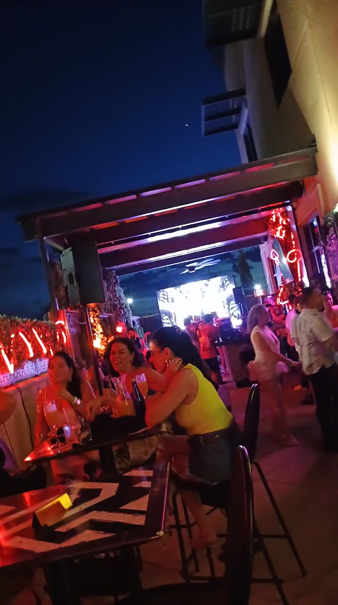 Colmena Bar & Grille