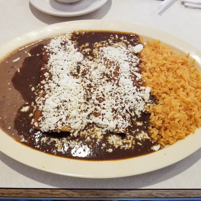 Enchiladas De Mole