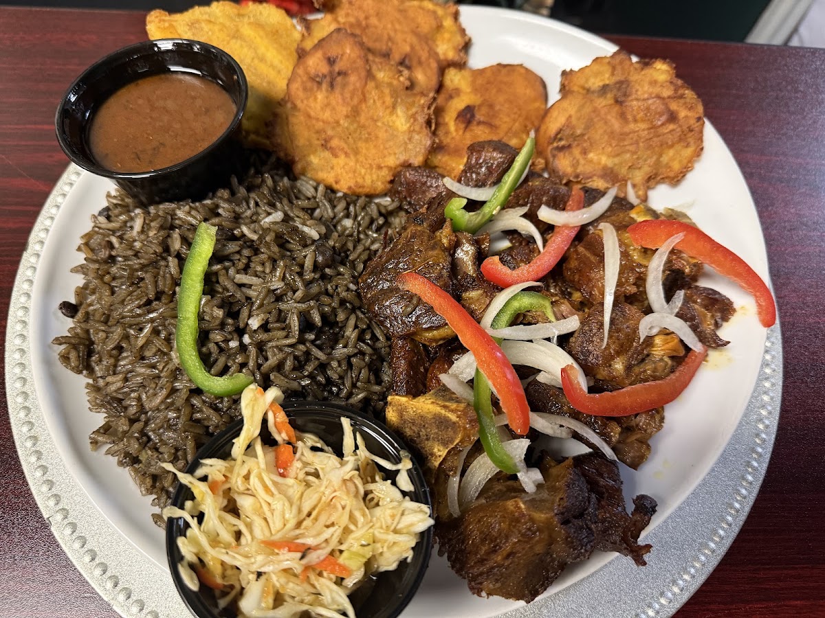 Family Taste Restaurant & Lounge