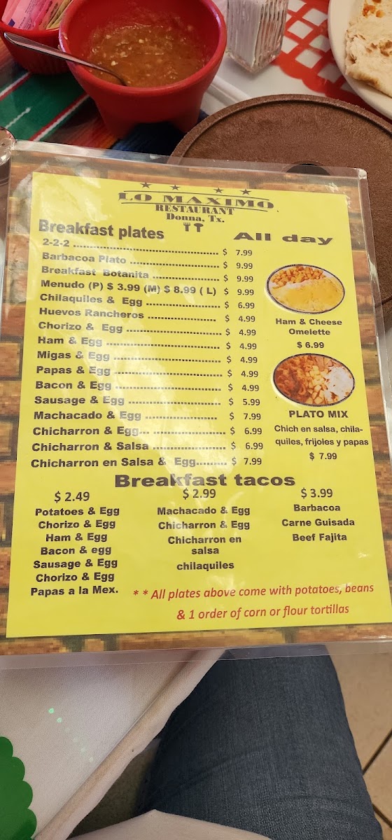 Los Máximo 'Mingo Place' menu board