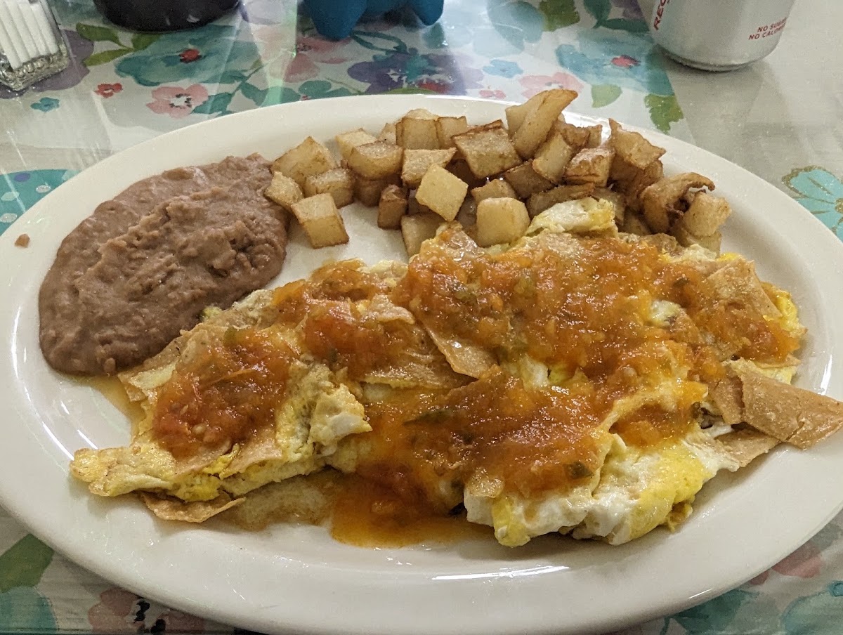 Los Máximo 'Mingo Place'