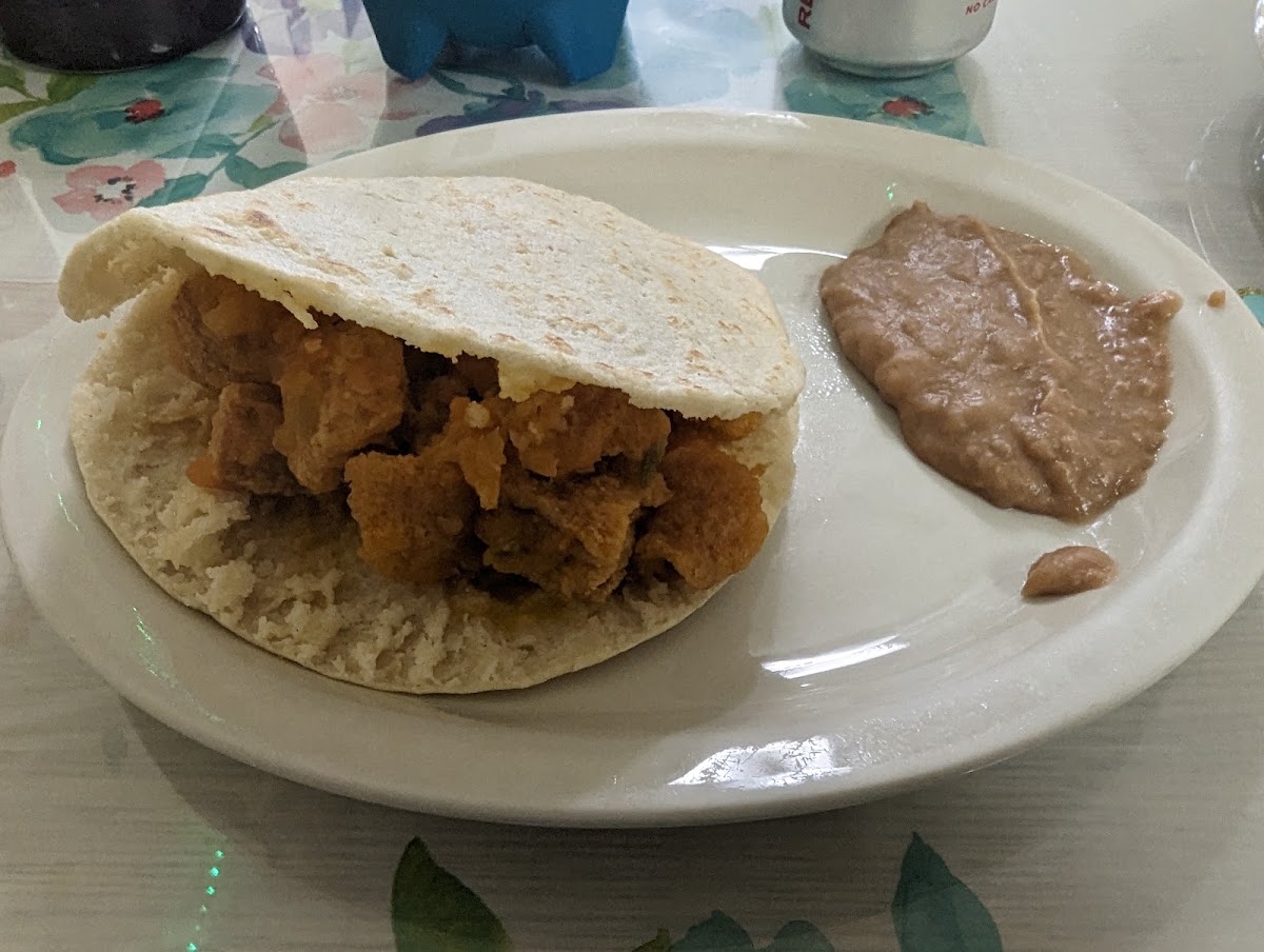 Los Máximo 'Mingo Place'