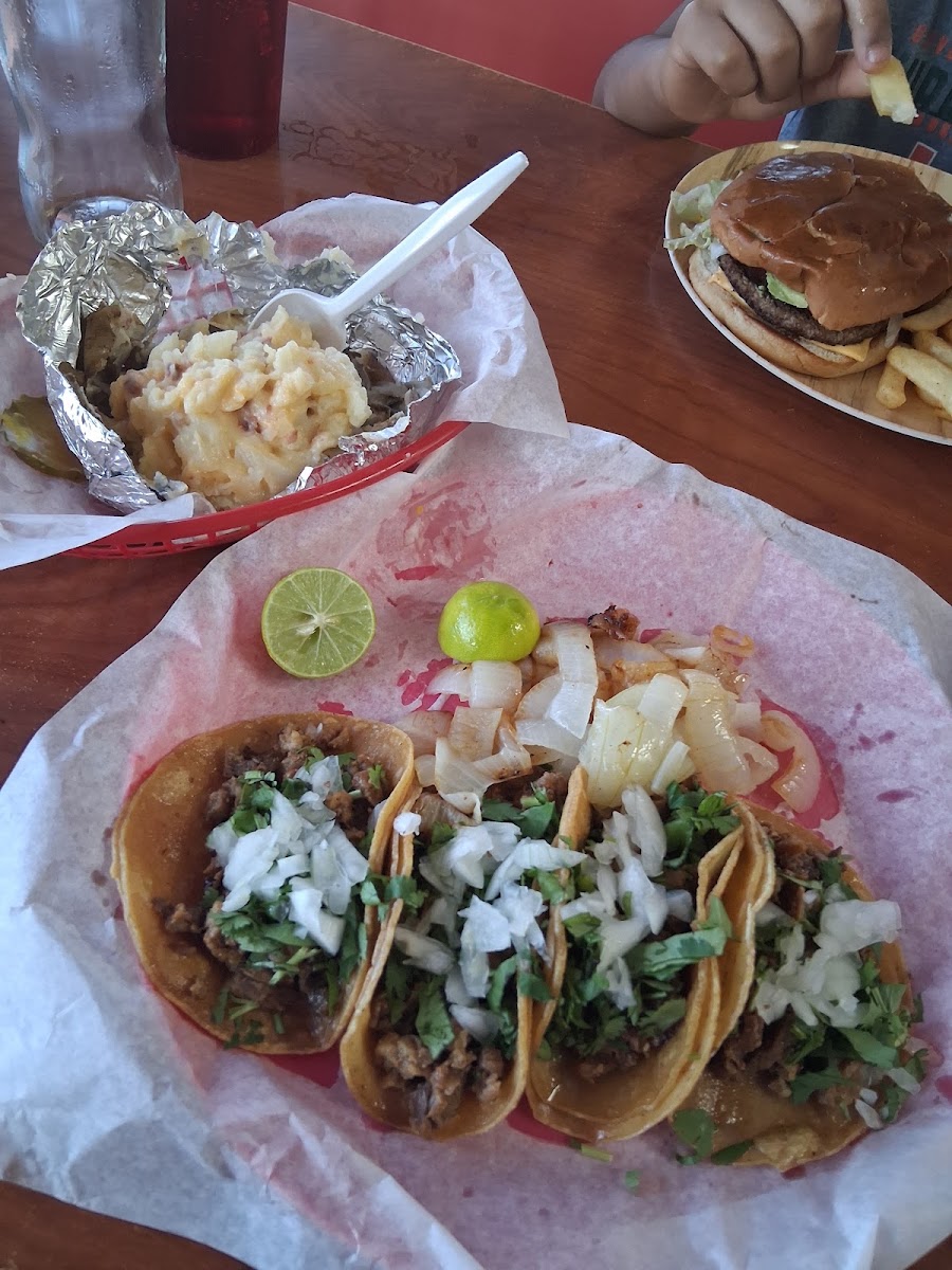 Taqueria El Amigo