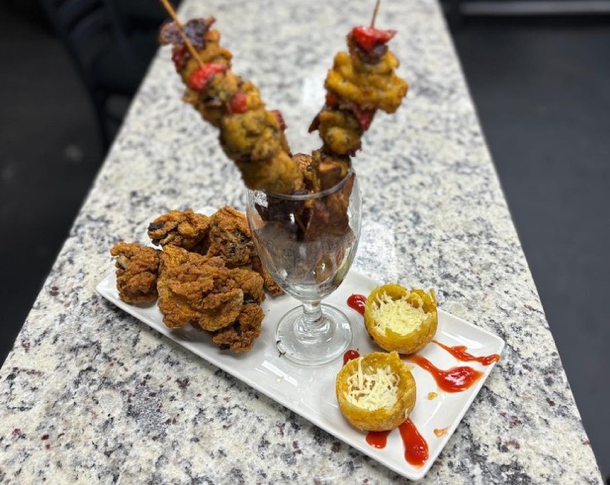 Xtremo Restaurant & Bar / Xtremo Chicken