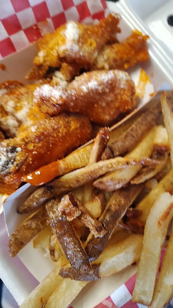 Wings -N- Go/Donna
