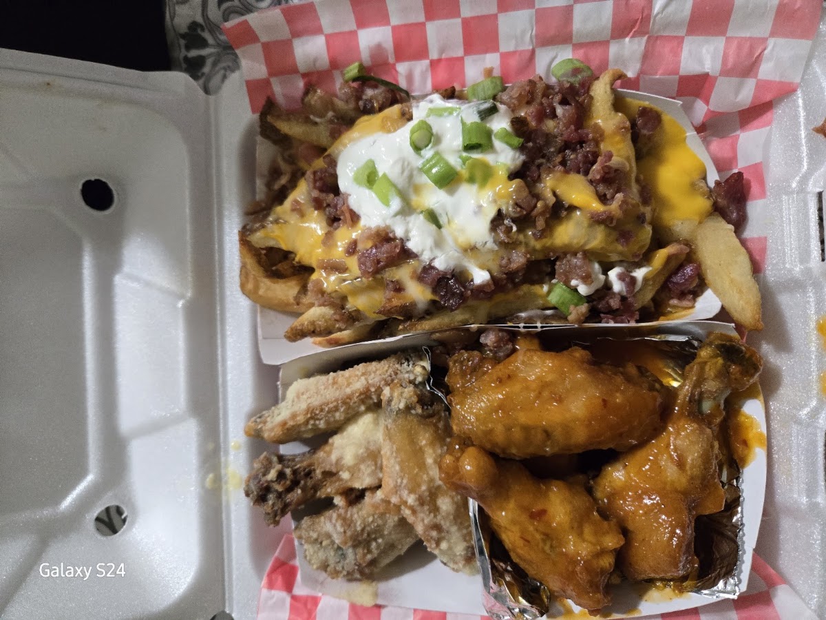 Wings -N- Go/Donna