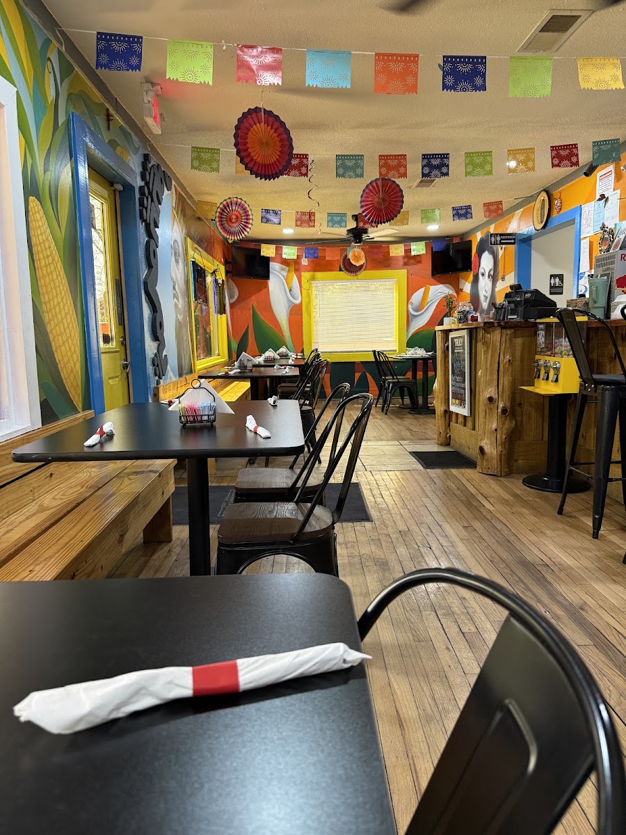 Los Monchies Mezcarrita Grill