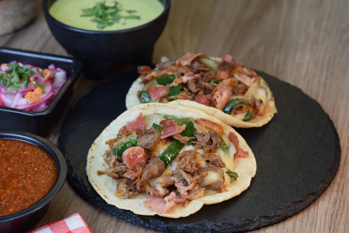 Cali Tacos Y Birrias