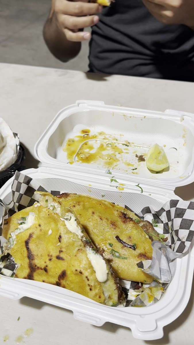 Cali Tacos Y Birrias