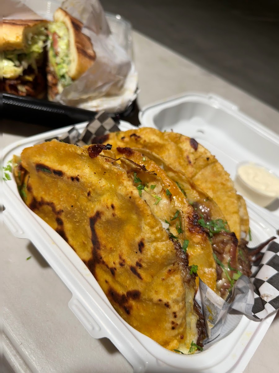 Cali Tacos Y Birrias