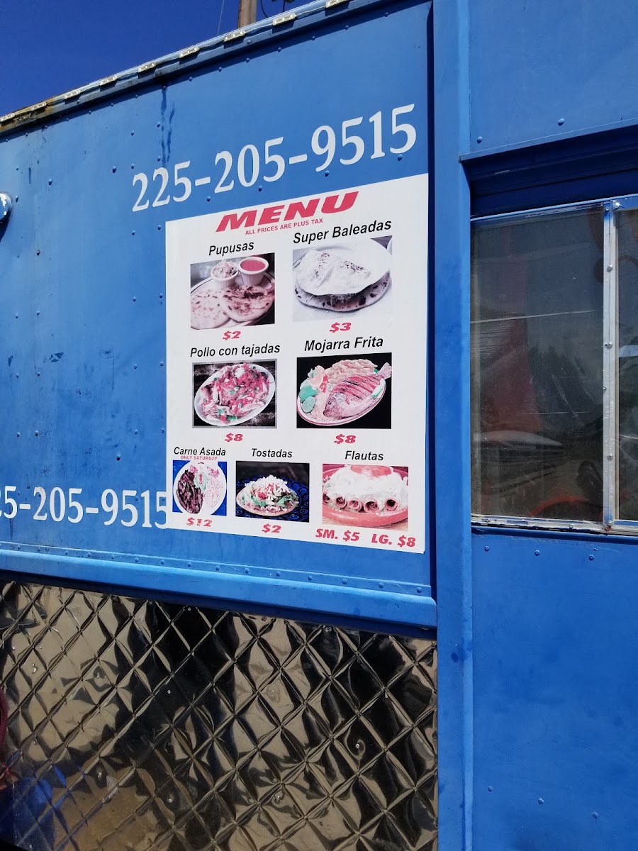 La Salvadorena menu board
