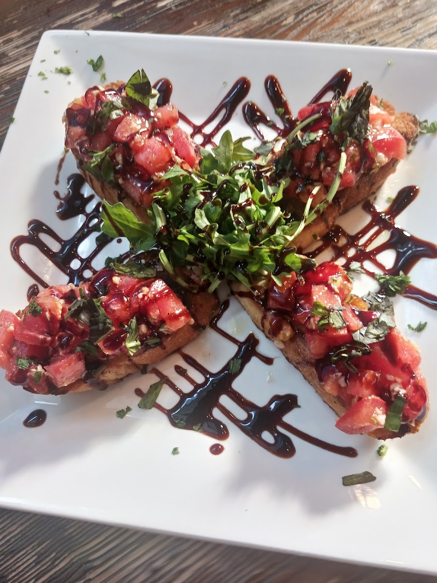 Luca's Wood Fire Pizza & Restaurant
