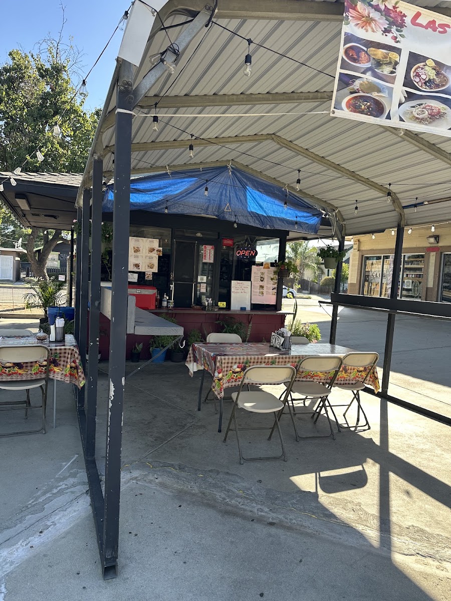 Las Flores Comida Mexicana
