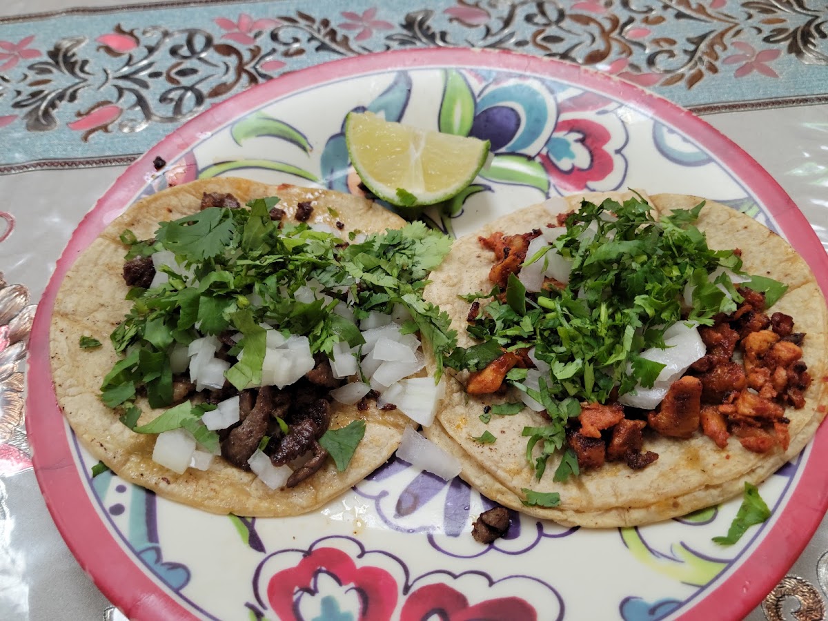 Tienda y Taqueria La Familia