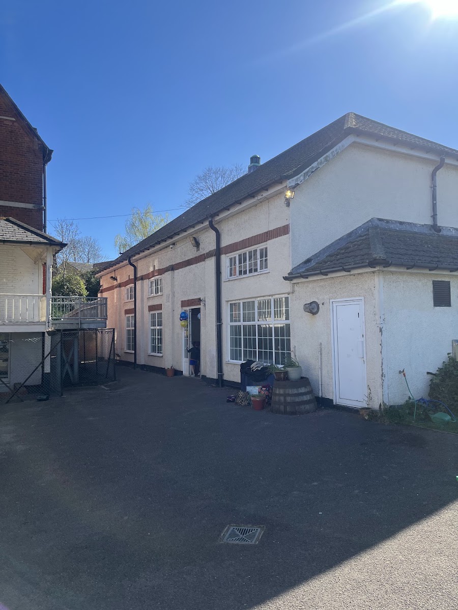 The Lakes Café