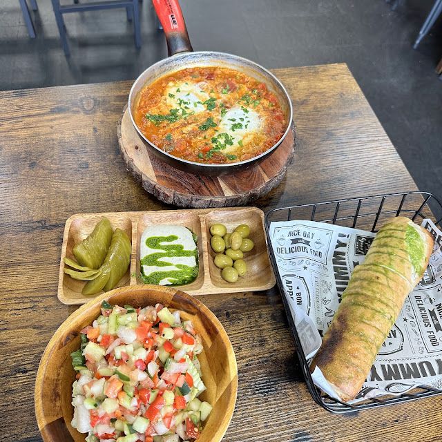 Baguette Shakshuka