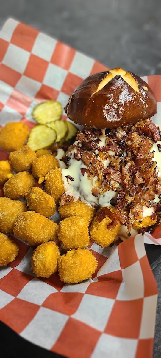 Miller's Sports Bar & Grill