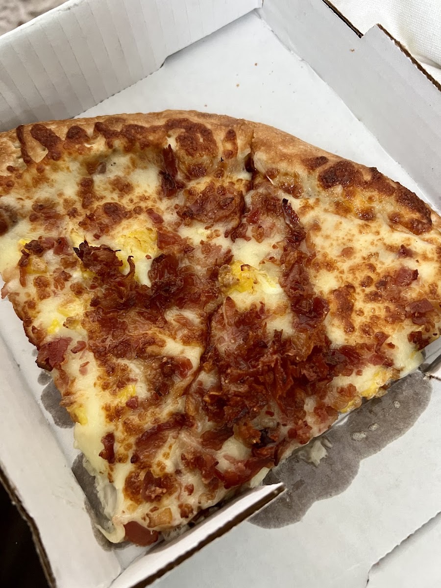 Hometown Pizza at The Lake
