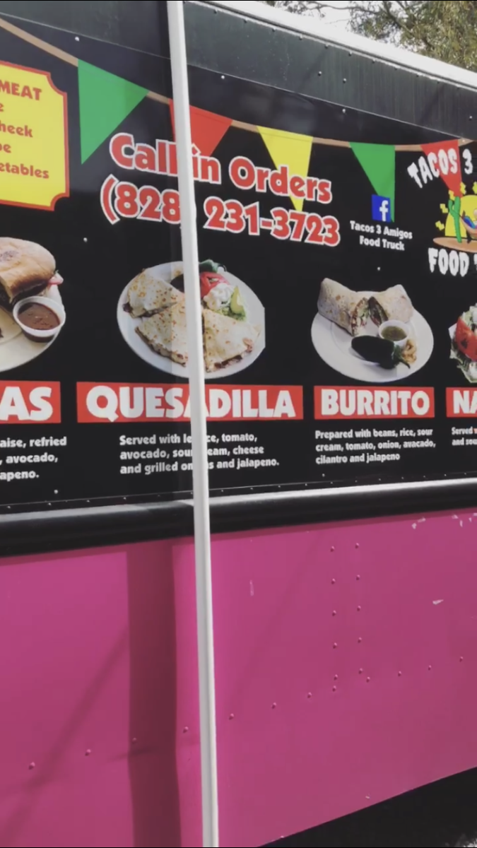 Tacos 3 Amigos menu board