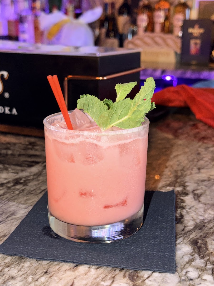 Lionz Den Restaurant and Bar