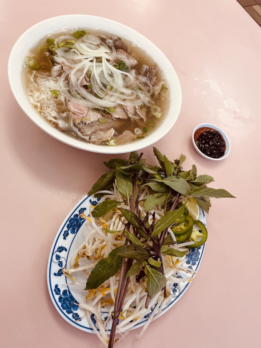 Phở Hòa Noodle Soup