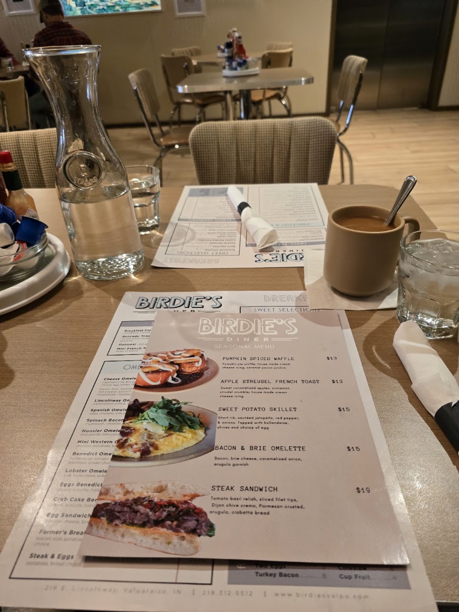 Birdie's Diner menu board
