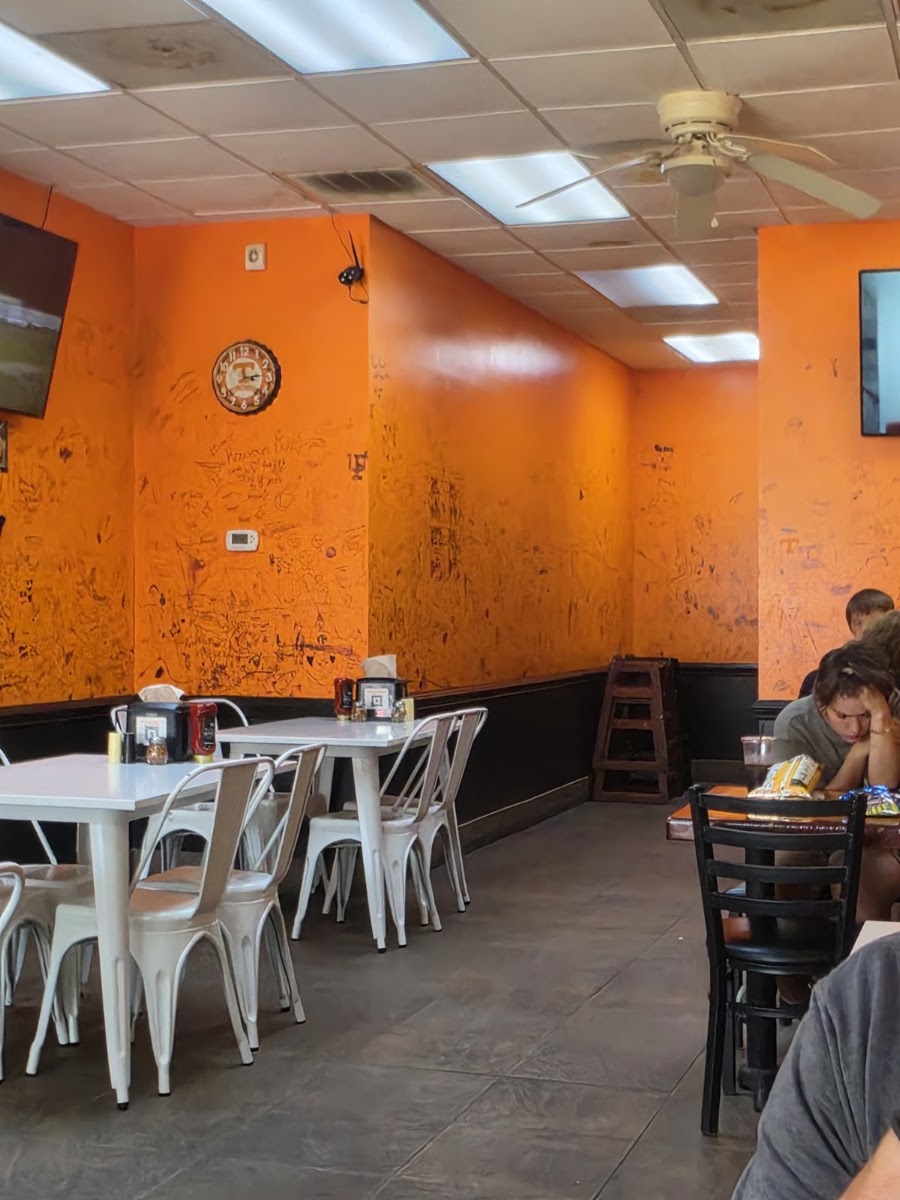 Fan Cave Pizzeria Lexington TN