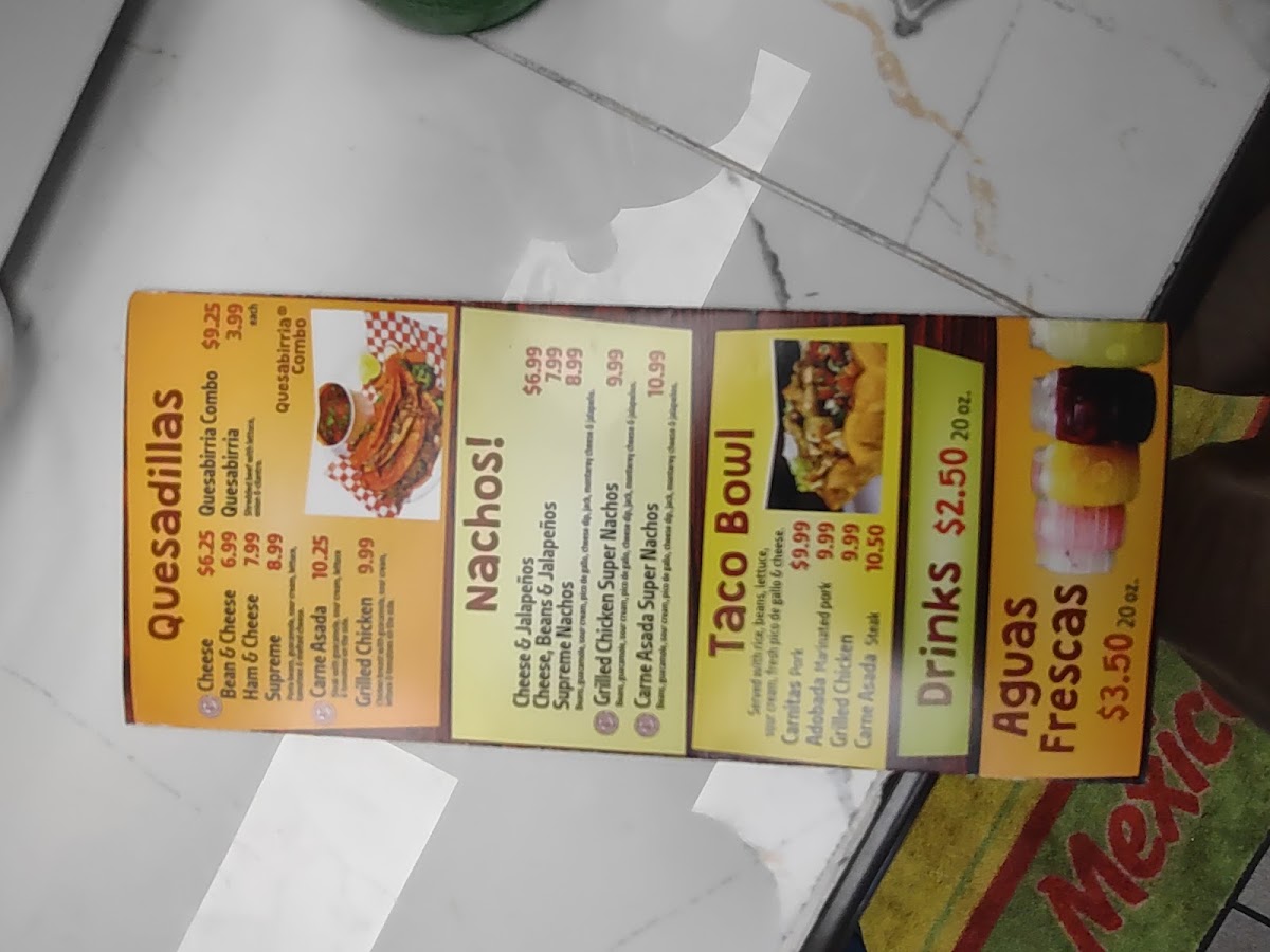 Victor’s Tacos menu board