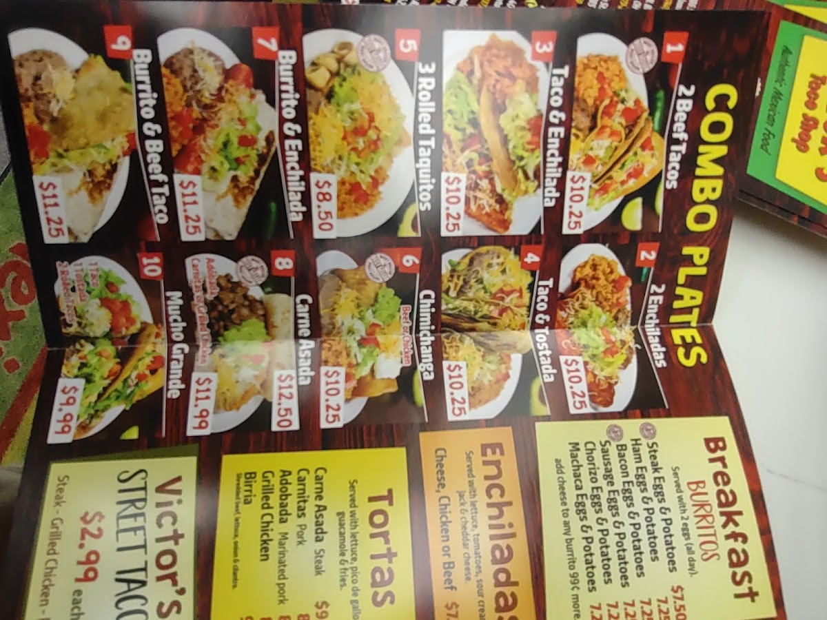 Victor’s Tacos menu board