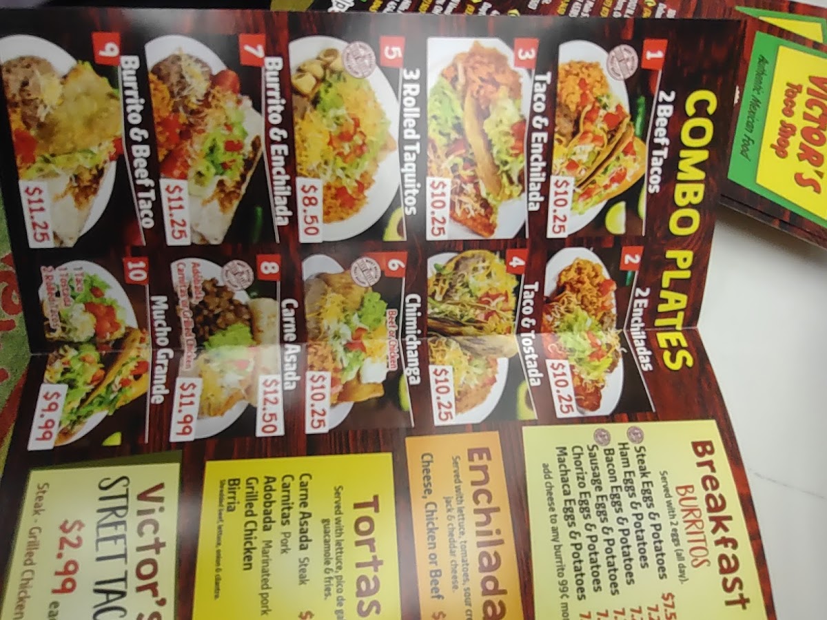 Victor’s Tacos menu board