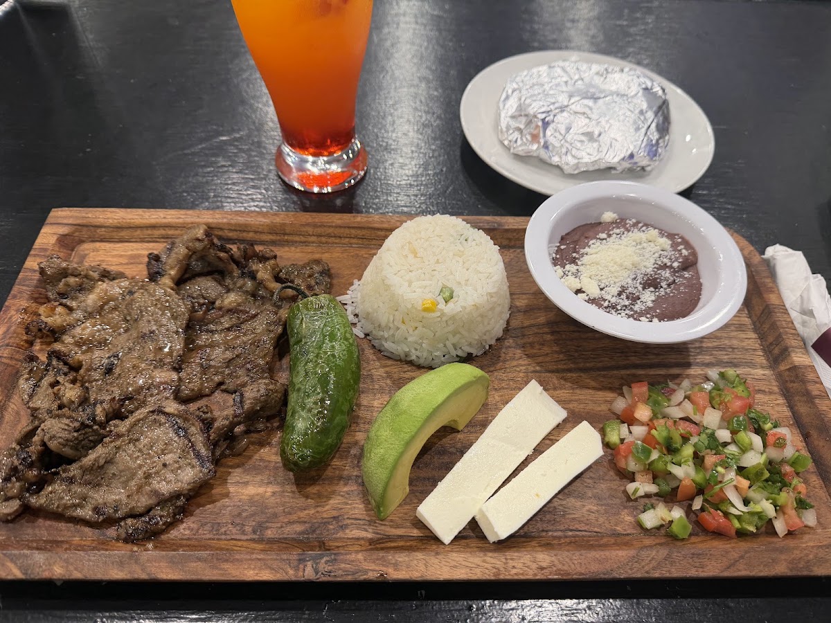 El Mariachi Restaurant & Bar