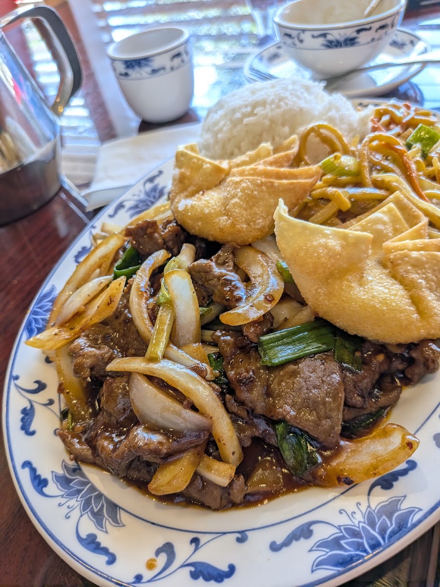 New Lantern Chinese Restaurant