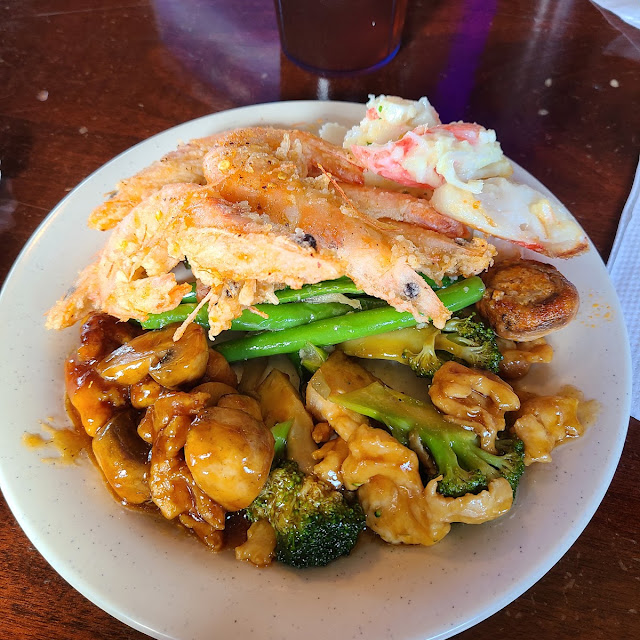 Fried Whole Shrimp with Mushroom Chicken