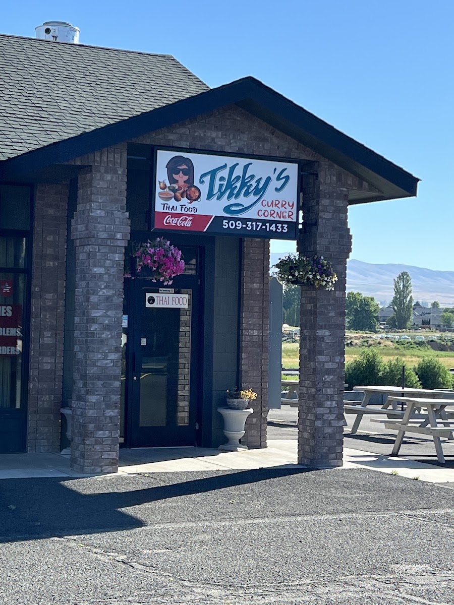 TIKKY'S CURRY CORNER