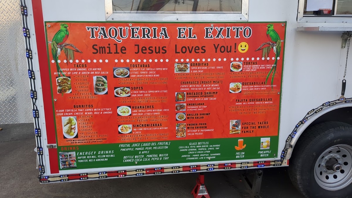 Taquería “ EL ÉXITO “ menu board