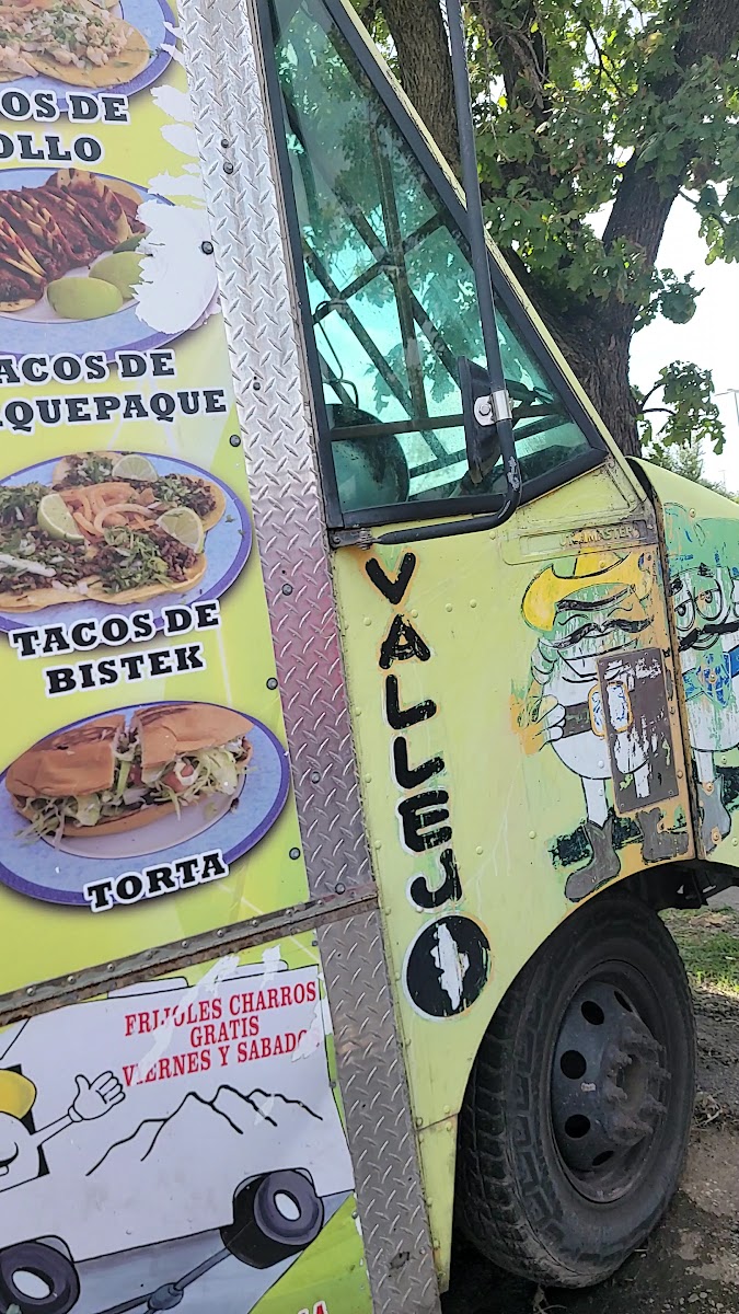 Taqueria vallejo menu board
