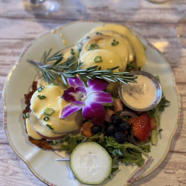 Eggs Benedict