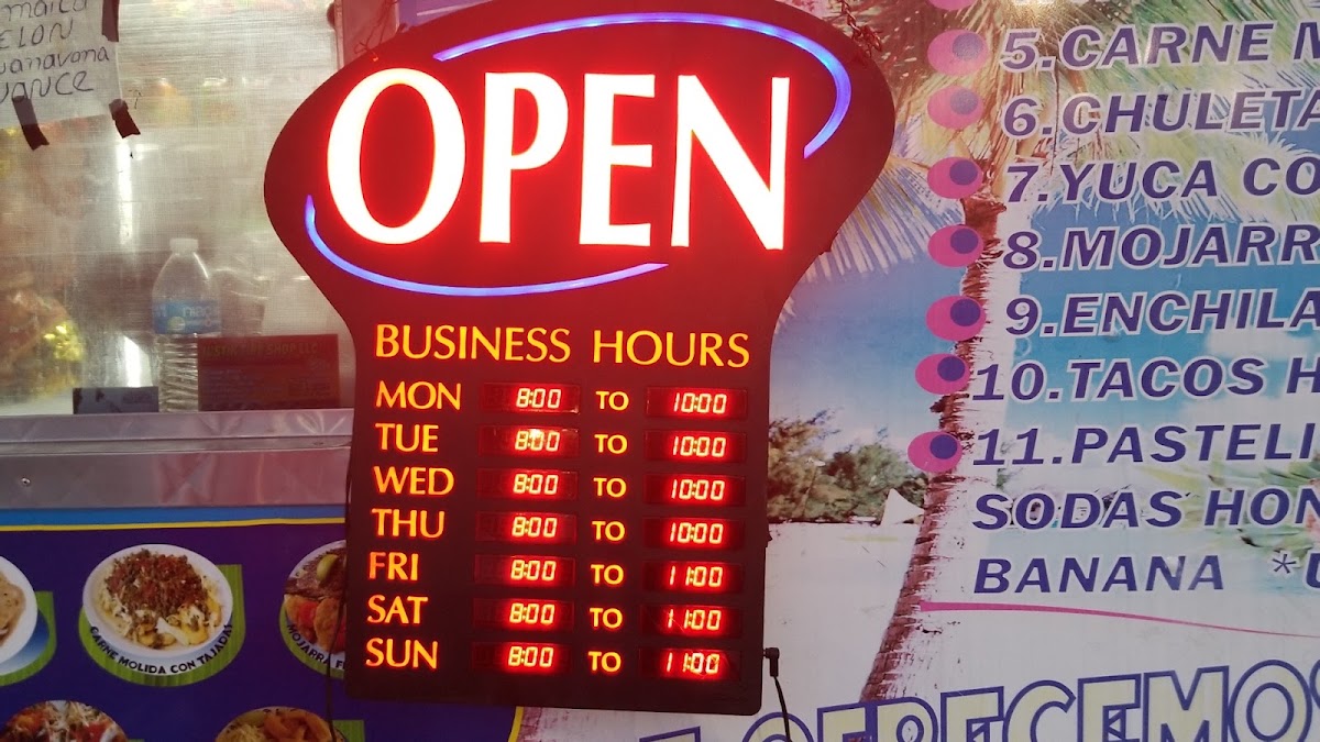 Antojitos Los Ktrachos (Food Truck) menu board