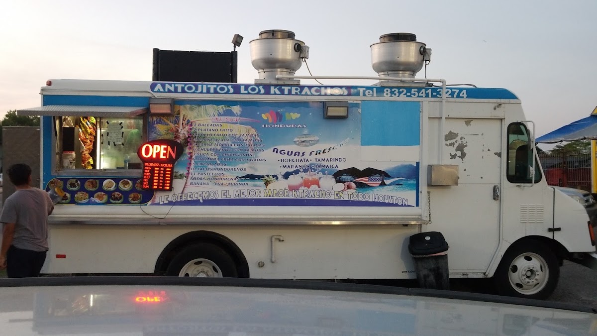 Antojitos Los Ktrachos (Food Truck)