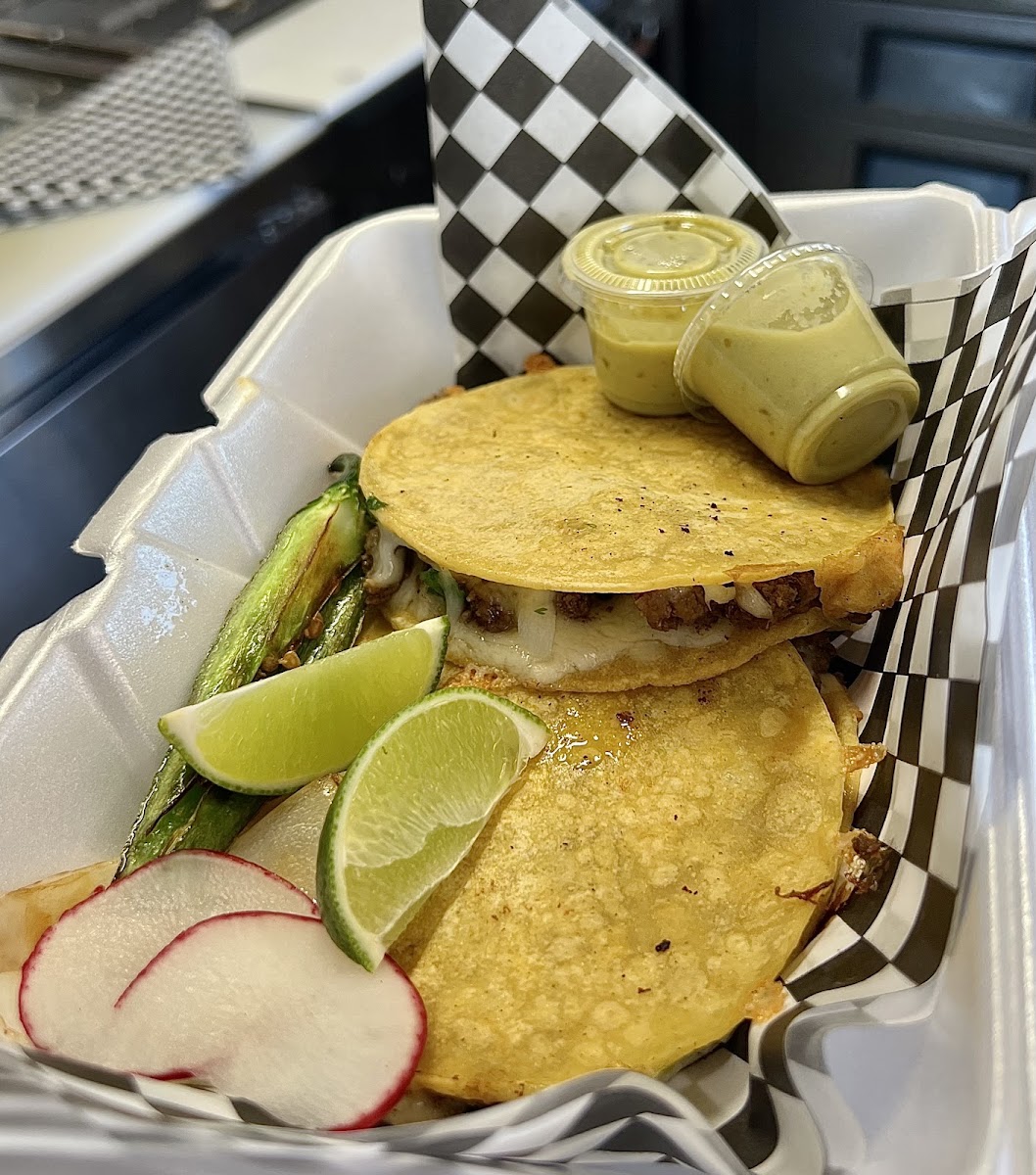 Canelos Taqueria