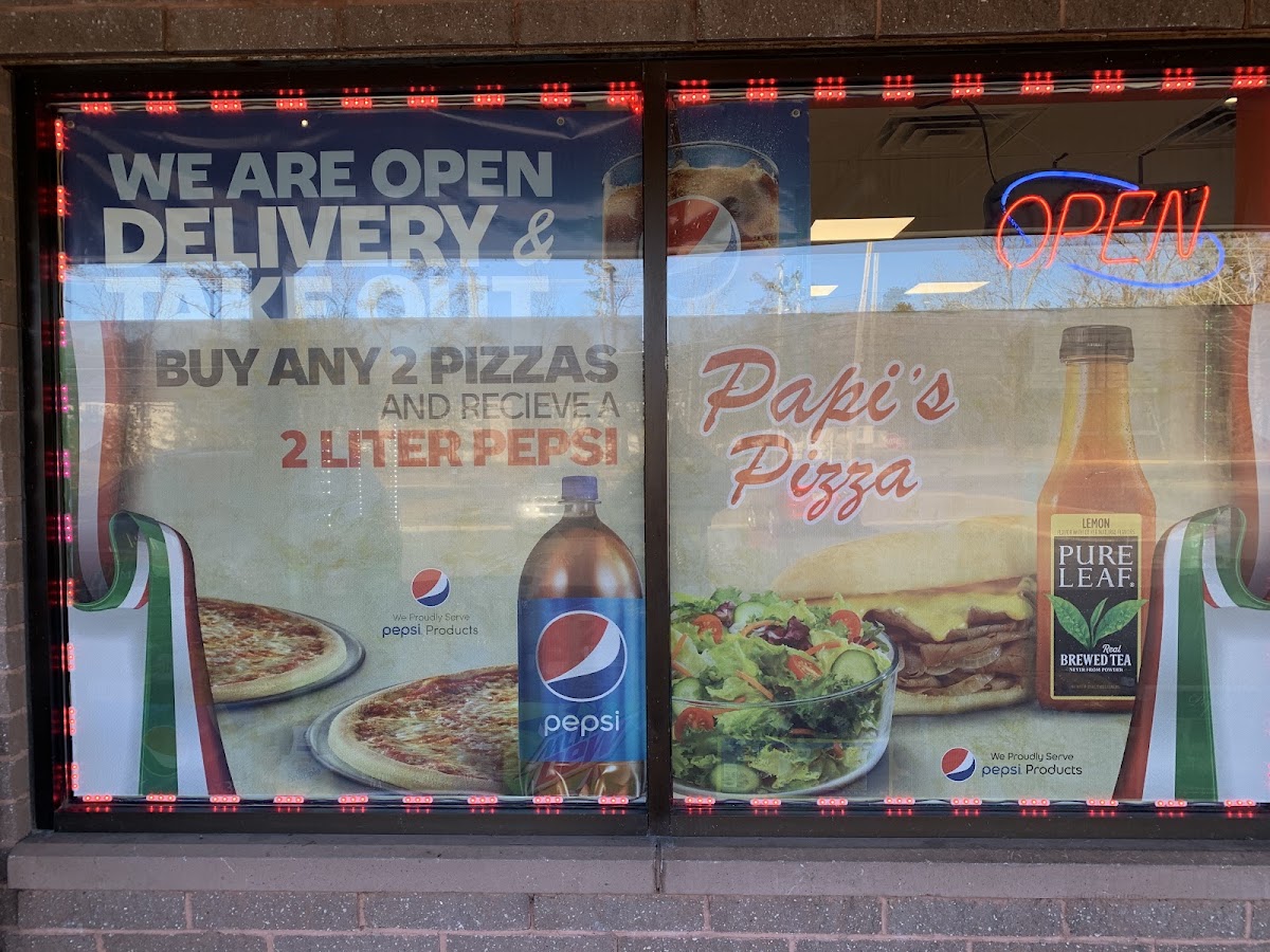 Papi's Pizza menu board