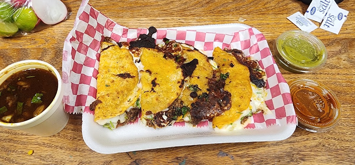 Birria y Tacos El Rey