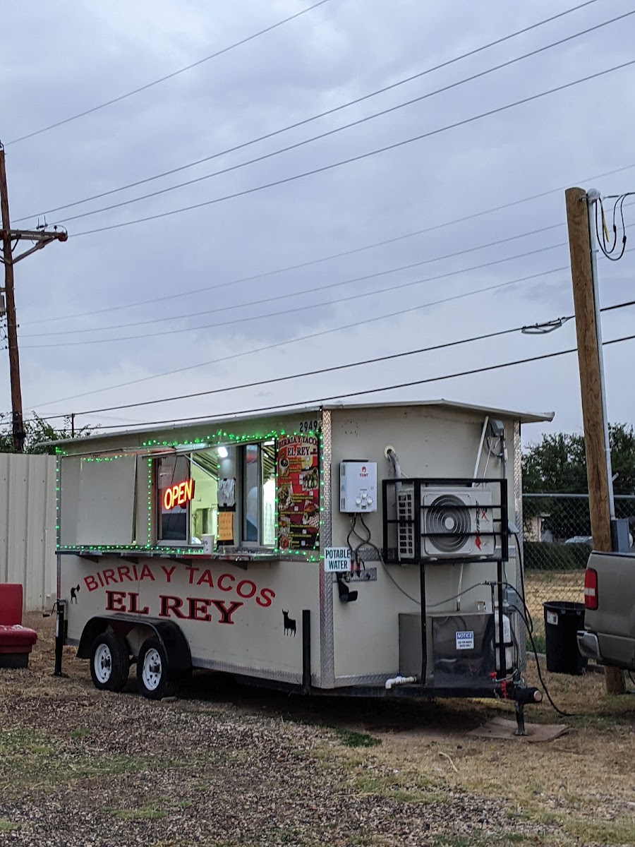Birria y Tacos El Rey