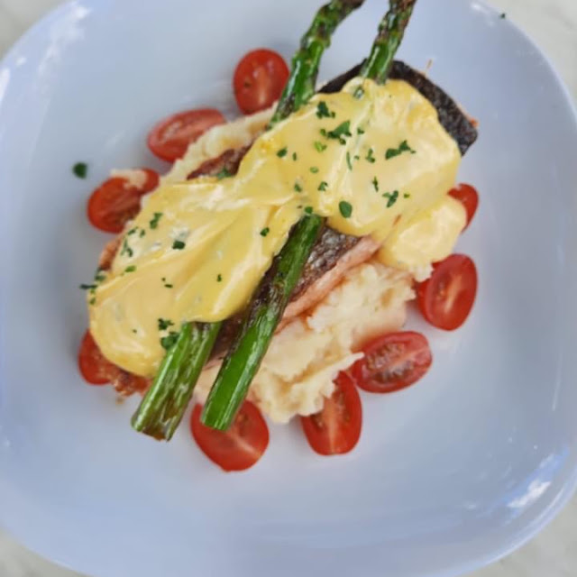 Eggs Benedict W