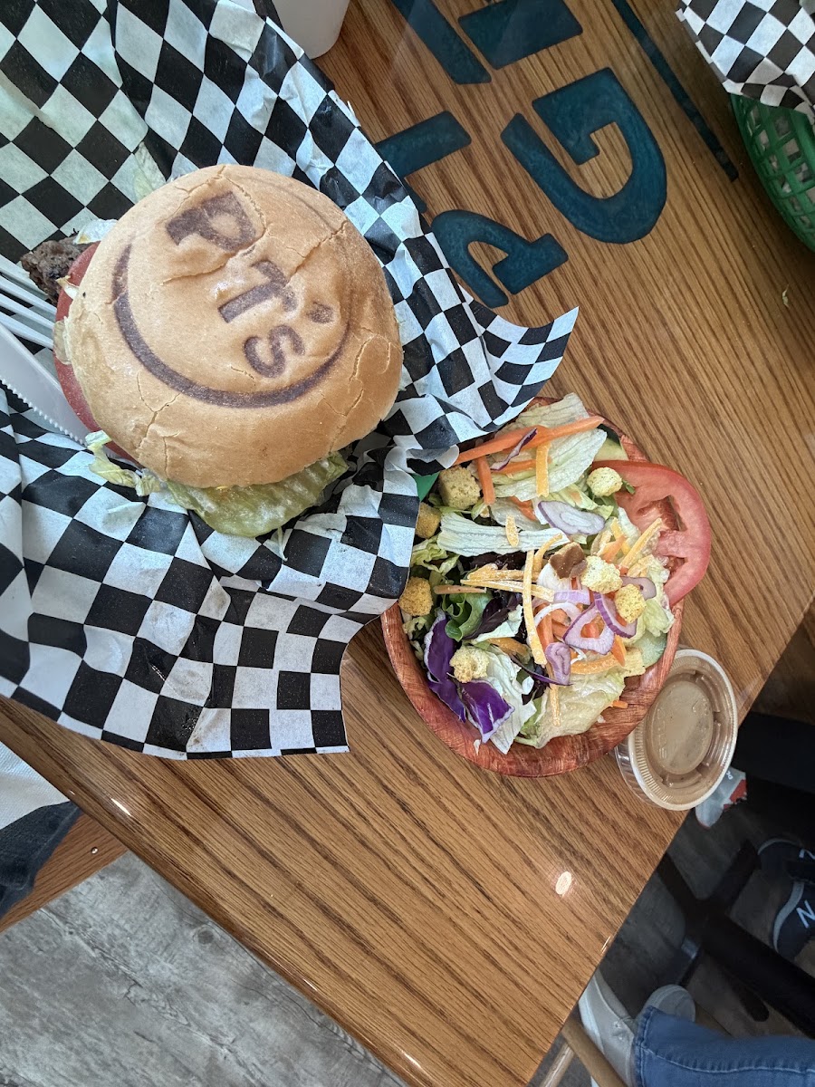 Pt's Olde Fashion Grille